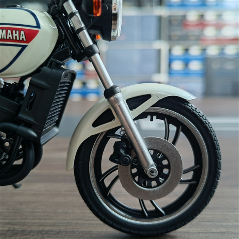 1:12 YAMAHA RZ250 RD250LC Alaş - Model Kit Aoshima incelemesi ve fiyatı